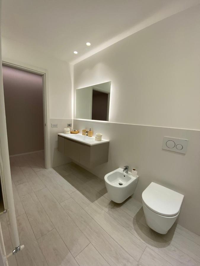 Casa Dante: Oneglia Centro-Marina-Spiagge Apartment Imperia Bagian luar foto