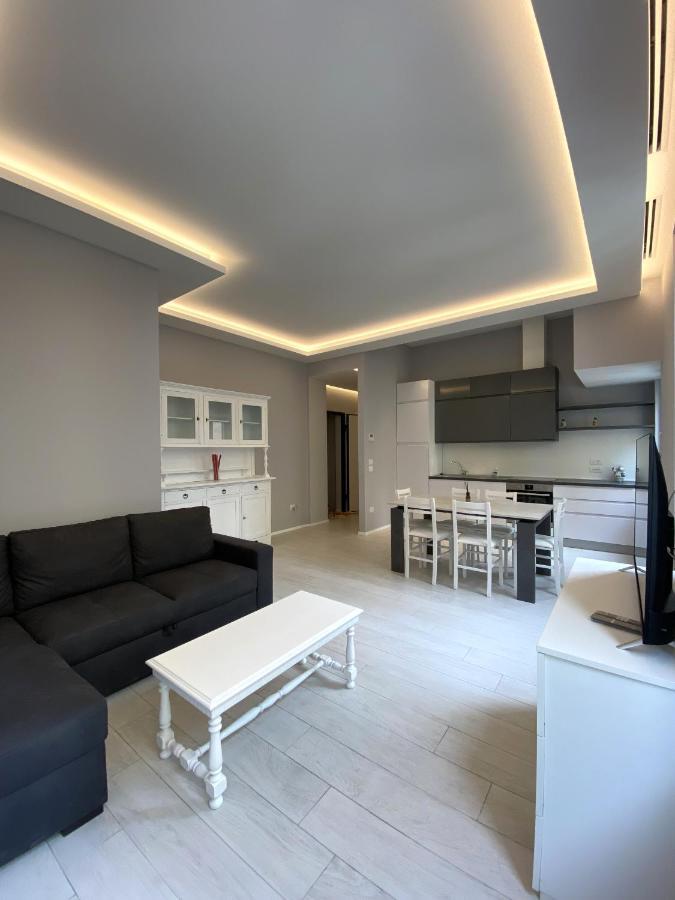 Casa Dante: Oneglia Centro-Marina-Spiagge Apartment Imperia Bagian luar foto