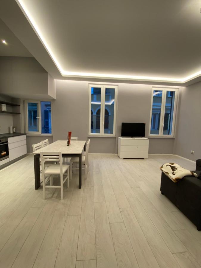 Casa Dante: Oneglia Centro-Marina-Spiagge Apartment Imperia Bagian luar foto
