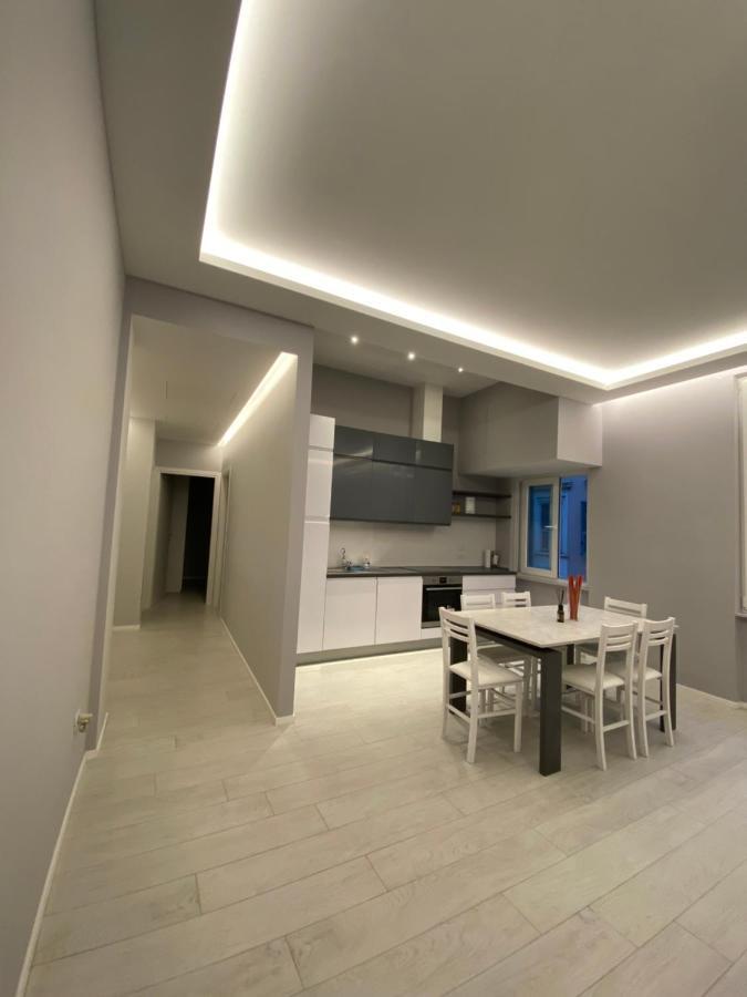 Casa Dante: Oneglia Centro-Marina-Spiagge Apartment Imperia Bagian luar foto