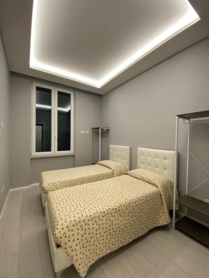 Casa Dante: Oneglia Centro-Marina-Spiagge Apartment Imperia Bagian luar foto