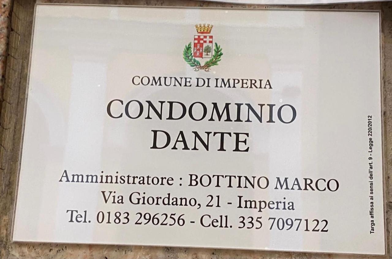 Casa Dante: Oneglia Centro-Marina-Spiagge Apartment Imperia Bagian luar foto